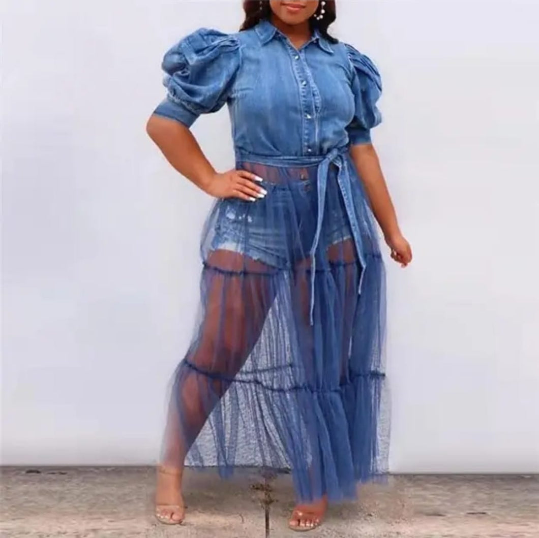 Denim blouse decorated with a long voile skirt 