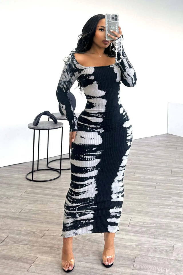 Robe longue et manche longue à imprimé noir et blanc